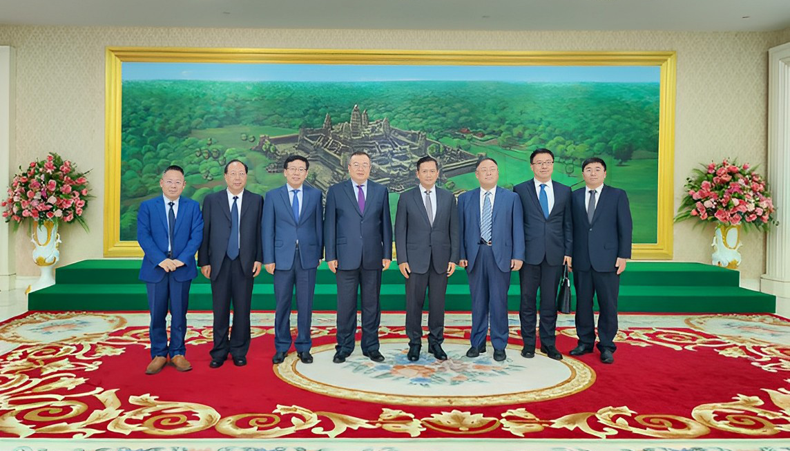 中智集團(tuán)黨委書記、董事長(zhǎng)卜玉龍應(yīng)邀出訪柬埔寨并開(kāi)展系列商務(wù)活動(dòng)