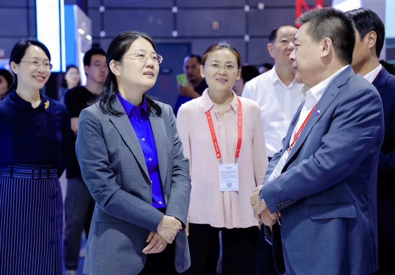 中智集團(tuán)出席2023世界制造業(yè)大會，安徽省副省長任清華調(diào)研中智展臺