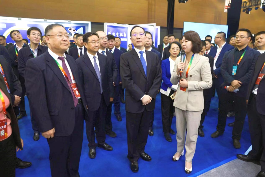 中智沈陽亮相2023東北亞（沈陽）人才交流大會和2023大學(xué)校長論壇，中智集團(tuán)董事長卜玉龍受邀作主旨發(fā)言